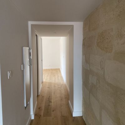 Rénovation d'un immeuble au cœur de Bordeaux. Immeuble de 4 logements ainsi qu'un commerce. Tout corps d'état.