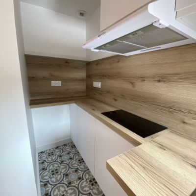 Rénovation d'un immeuble au cœur de Bordeaux. Immeuble de quatre logements et un commerce. Tout corps d'état.
